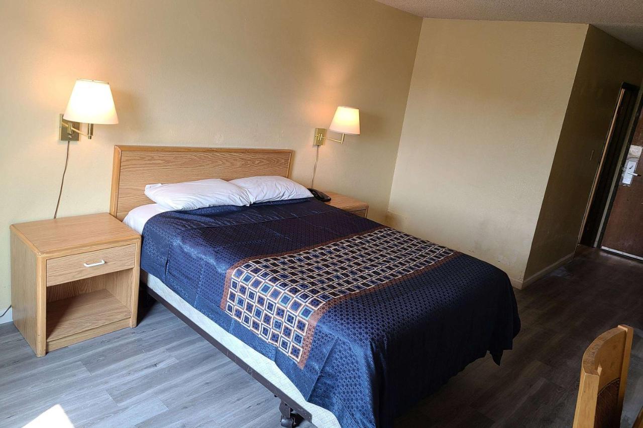 Travelodge By Wyndham Stockton Dış mekan fotoğraf